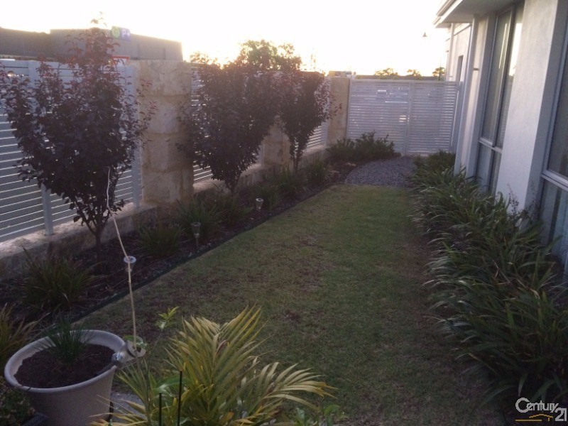 77 Lyon Road, Atwell WA 6164