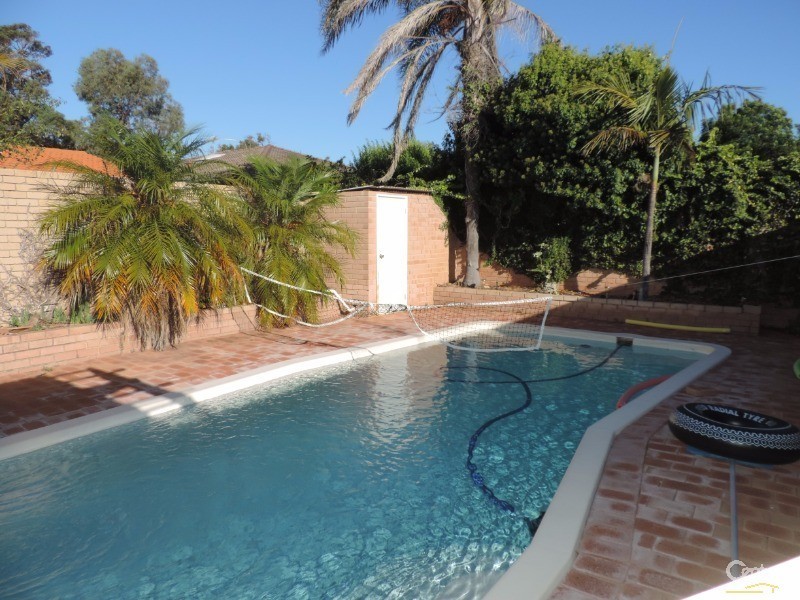 16 Hatfield Way, Booragoon WA 6154