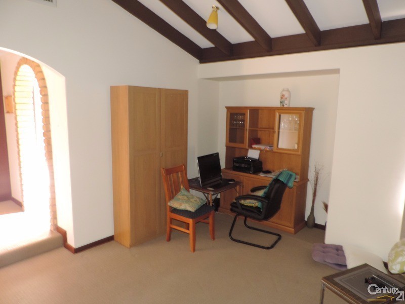 16 Hatfield Way, Booragoon WA 6154