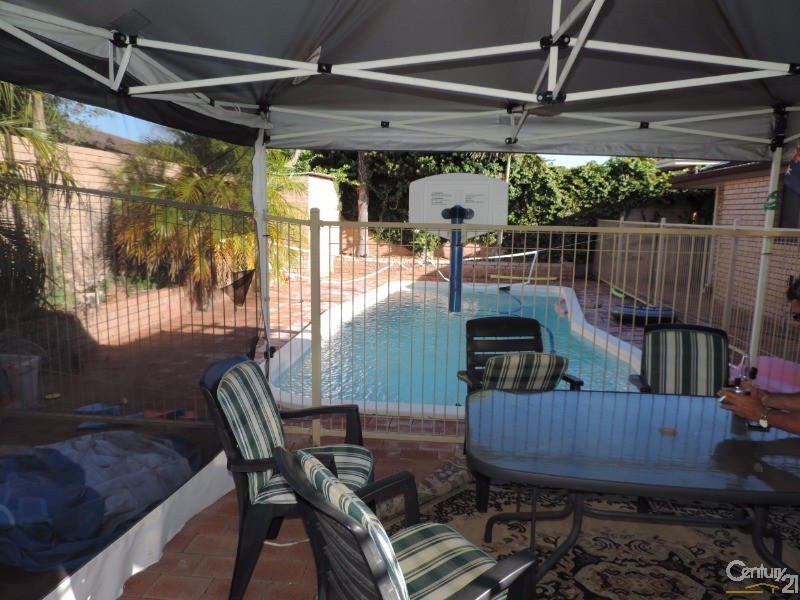 16 Hatfield Way, Booragoon WA 6154