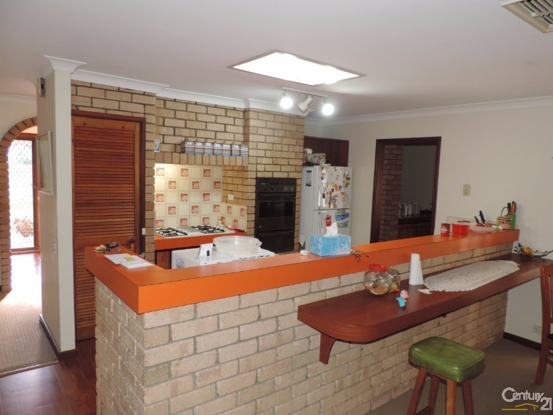 16 Hatfield Way, Booragoon WA 6154