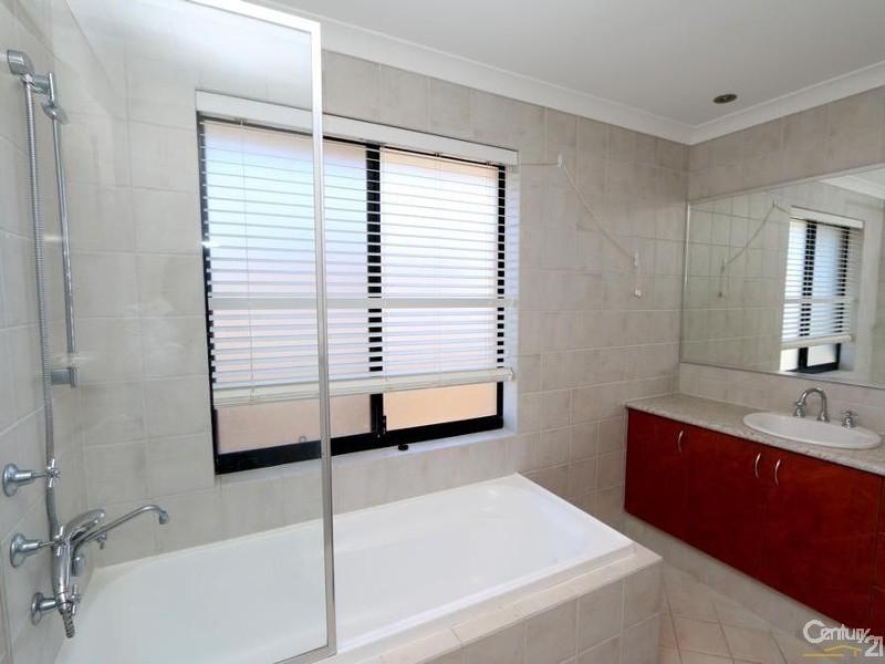 6 Lapwing Road, Dalyellup WA 6230