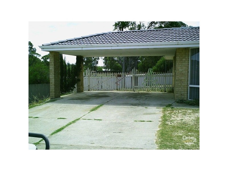 8 Lockwood Crescent, Withers WA 6230