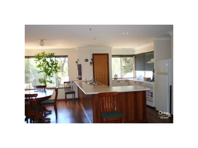 9 Wildflower Way, Leschenault WA 6233