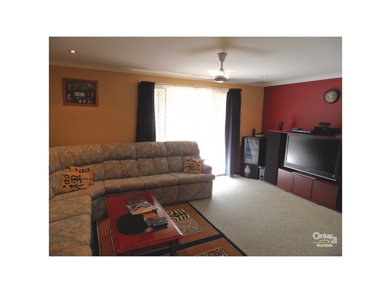 16 Murray Drive, Withers WA 6230