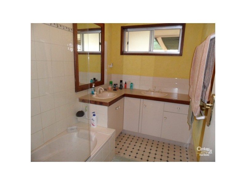 16 Murray Drive, Withers WA 6230