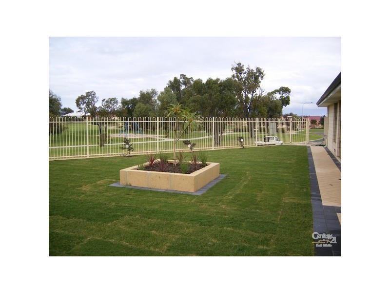 2 Fairhill Road, Australind WA 6233
