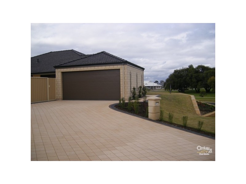 2 Fairhill Road, Australind WA 6233