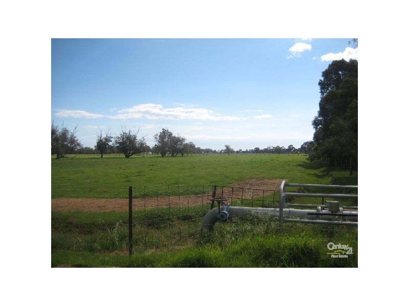 211 Eckersley Road, Harvey WA 6220