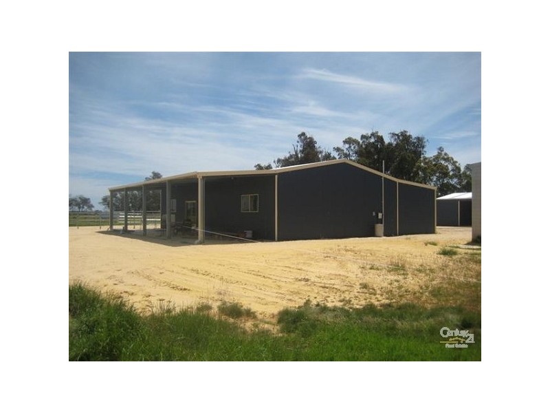 21 Government Road, Harvey WA 6220
