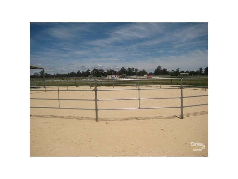 21 Government Road, Harvey WA 6220