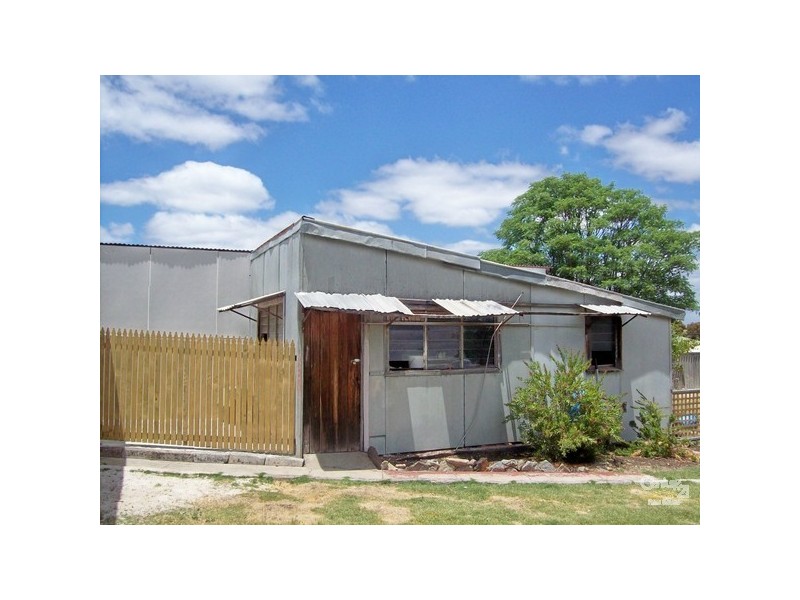 9 Hutton Street, Collie WA 6225