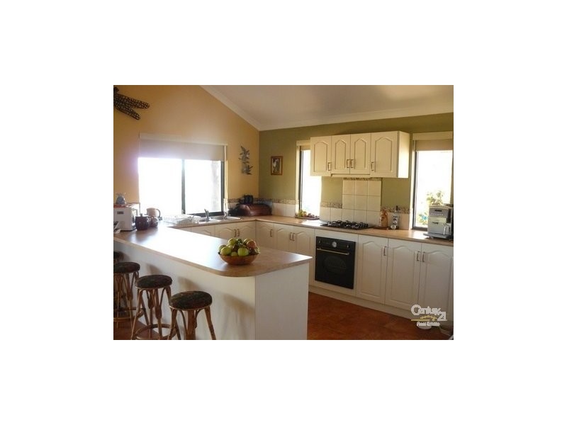 4 Quindanning Road, Harvey WA 6220