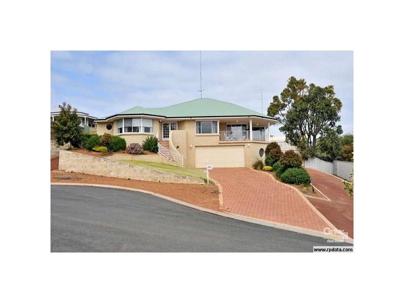 12 Trinity Rise, College Grove WA 6230