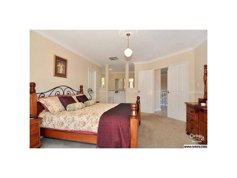 12 Trinity Rise, College Grove WA 6230