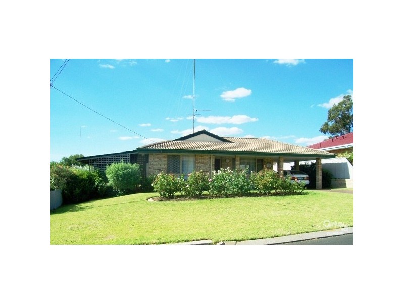 12 Whatman Way, Withers WA 6230