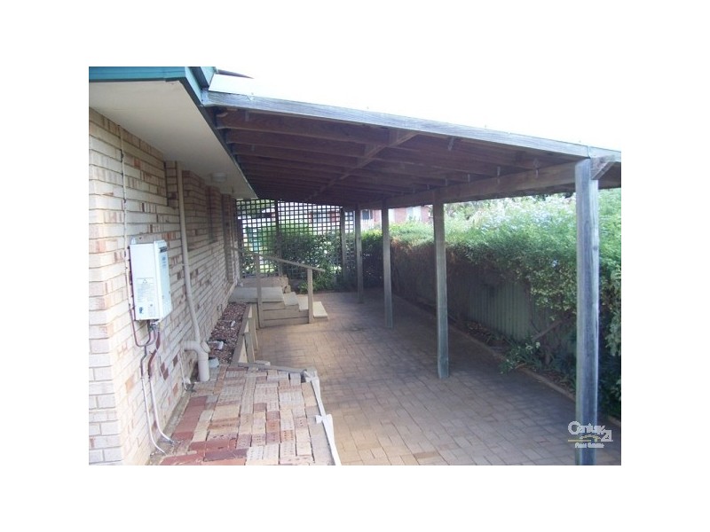 12 Whatman Way, Withers WA 6230