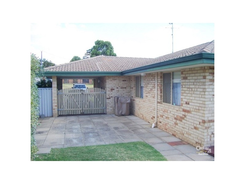 12 Whatman Way, Withers WA 6230