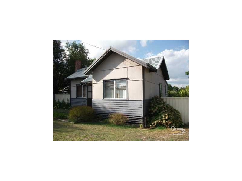 2 Hosking Street, Collie WA 6225