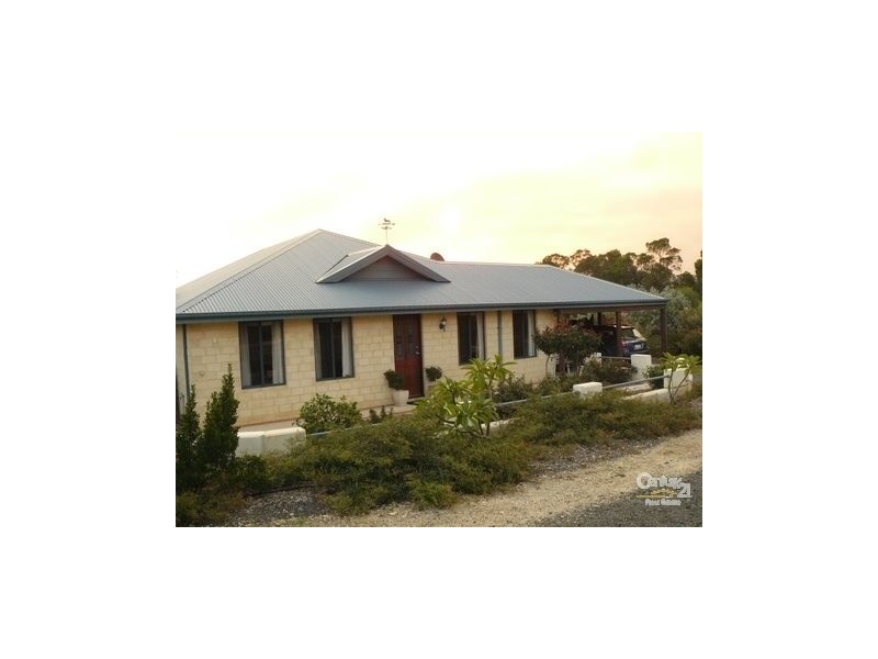 4 Quindanning Road, Harvey WA 6220