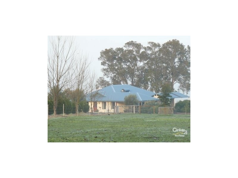 4 Quindanning Road, Harvey WA 6220