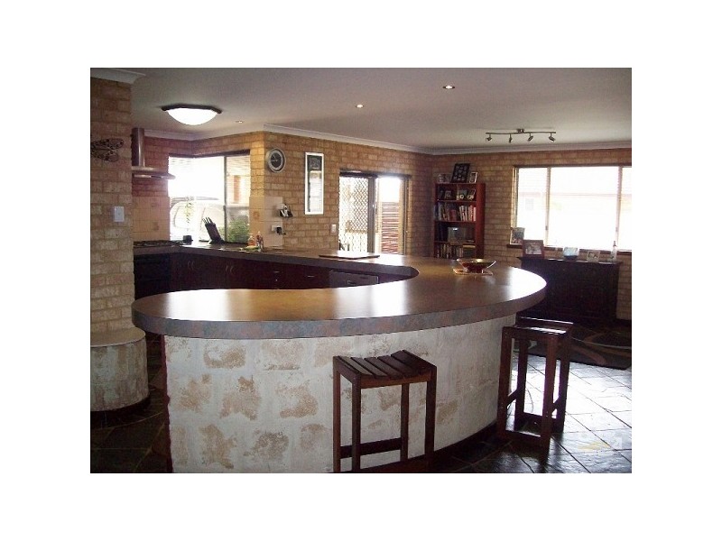 16 Buckingham Way, Collie WA 6225