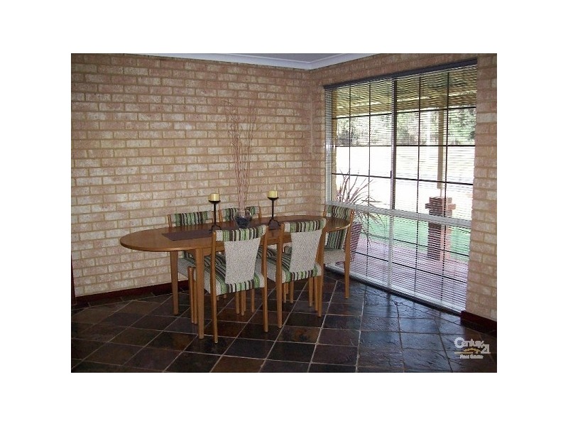 16 Buckingham Way, Collie WA 6225