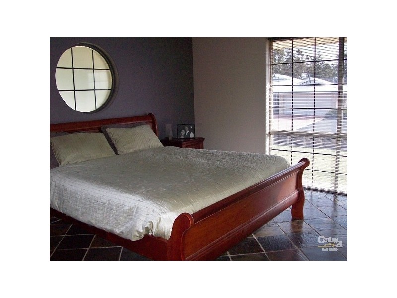 16 Buckingham Way, Collie WA 6225