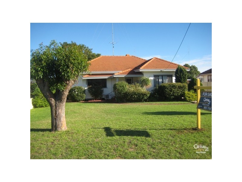 8 Grieves Street, Harvey WA 6220