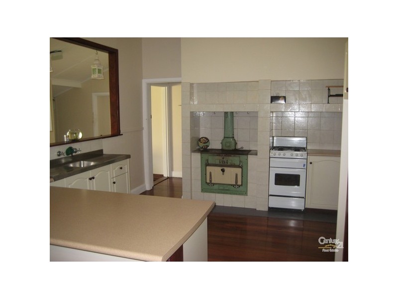 8 Grieves Street, Harvey WA 6220