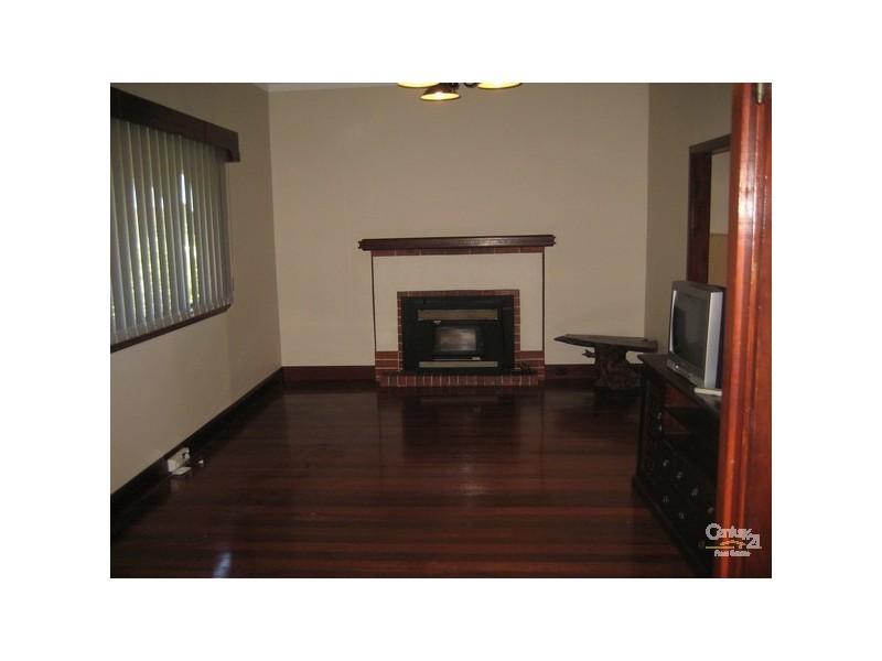 8 Grieves Street, Harvey WA 6220