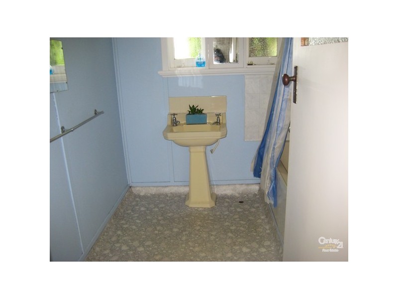 8 Grieves Street, Harvey WA 6220