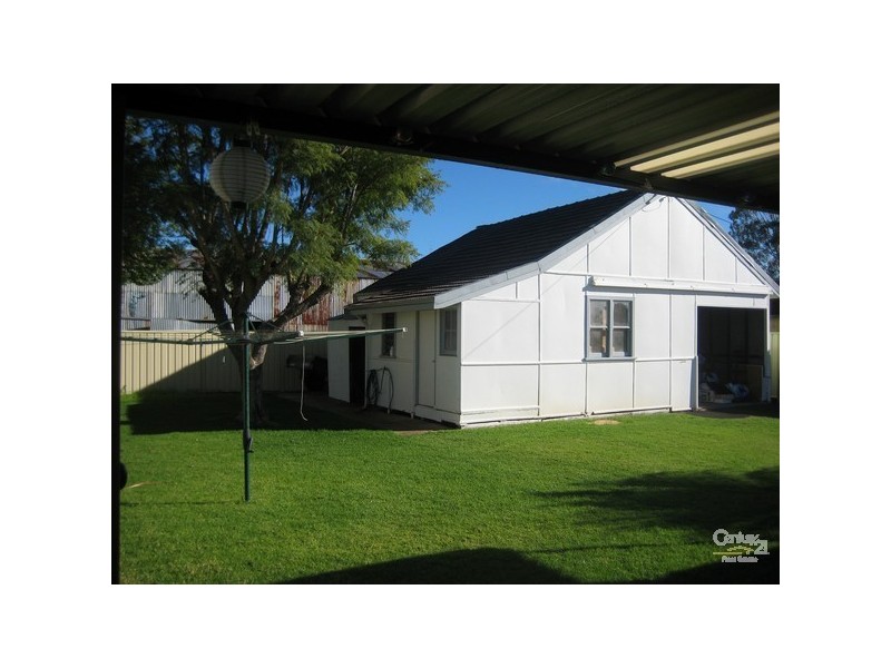 8 Grieves Street, Harvey WA 6220