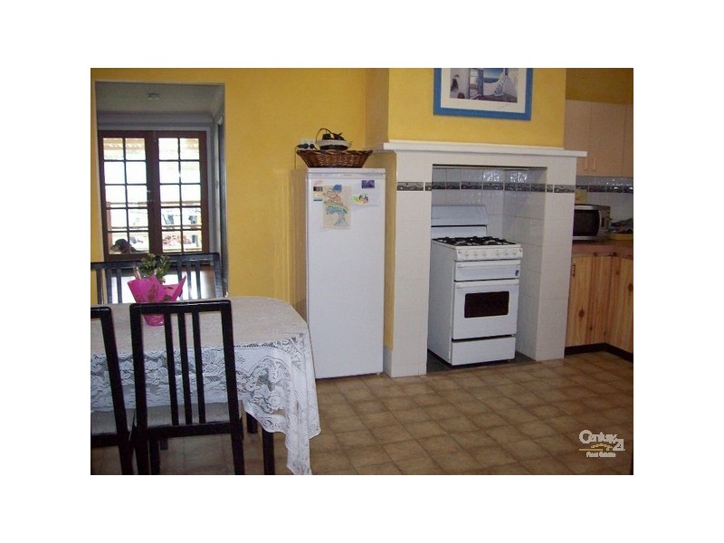 4 Deakin Street, Collie WA 6225