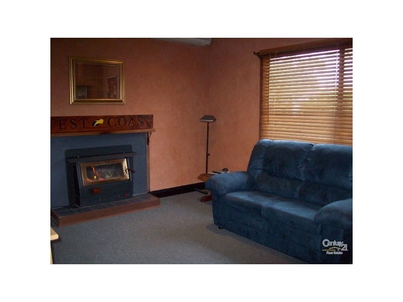 4 Deakin Street, Collie WA 6225