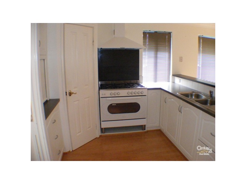 27 The Boulevard, Australind WA 6233