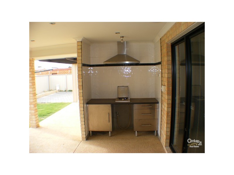 27 The Boulevard, Australind WA 6233