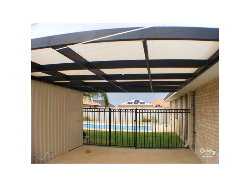 27 The Boulevard, Australind WA 6233