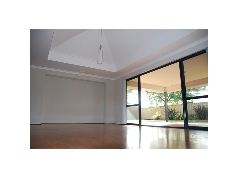 6 Gutmann Parkway, Dalyellup WA 6230
