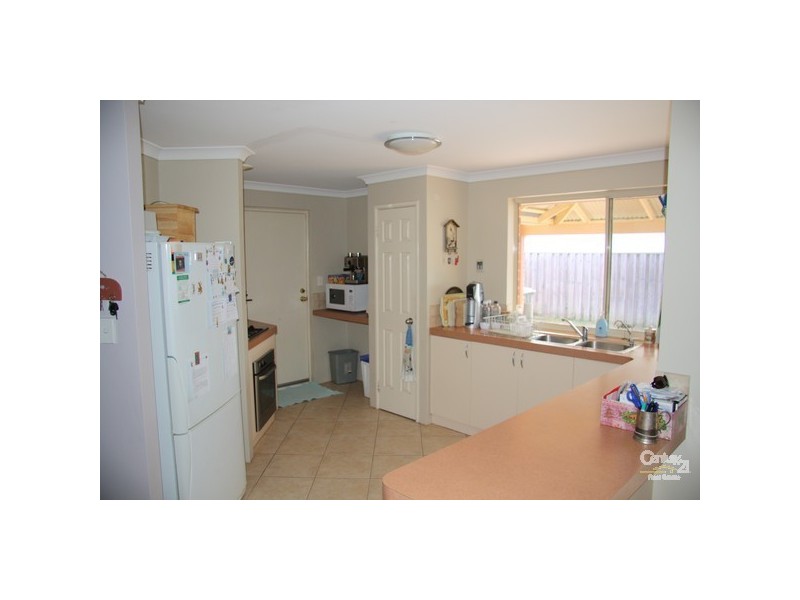 30 Barton Drive, Australind WA 6233