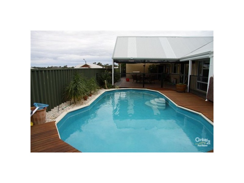 14 Cambria Road, Dalyellup WA 6230
