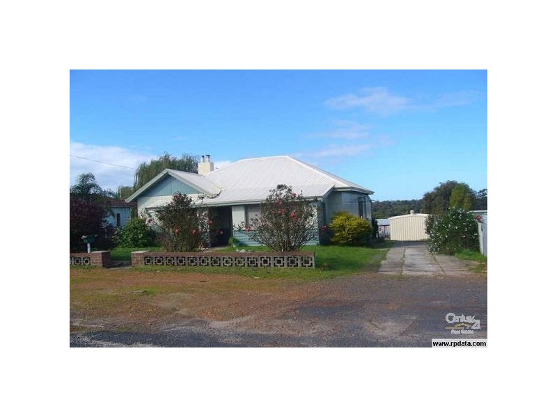8 Moore Street, Collie WA 6225