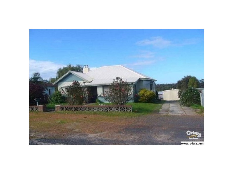 8 Moore Street, Collie WA 6225
