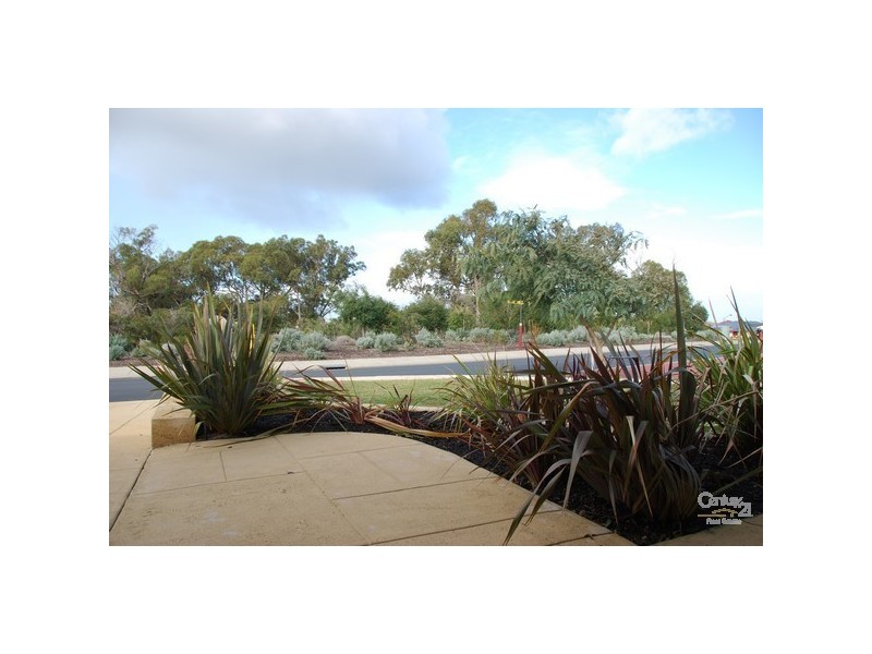 6 Gutmann Parkway, Dalyellup WA 6230