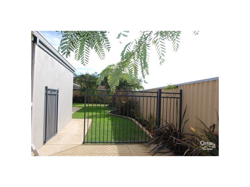6 Gutmann Parkway, Dalyellup WA 6230