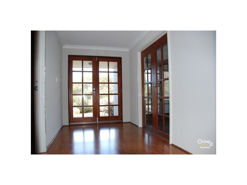 6 Gutmann Parkway, Dalyellup WA 6230