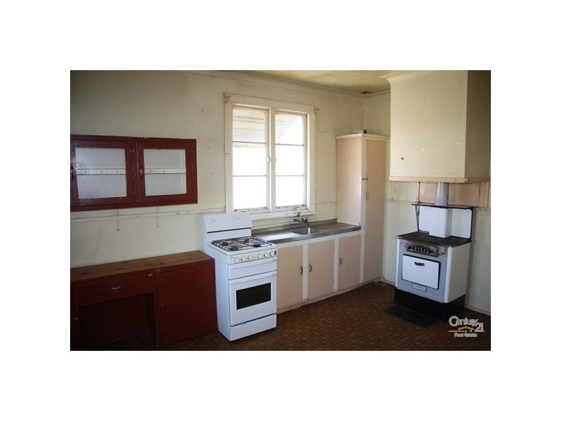 16 Mouarn Street, Carey Park WA 6230