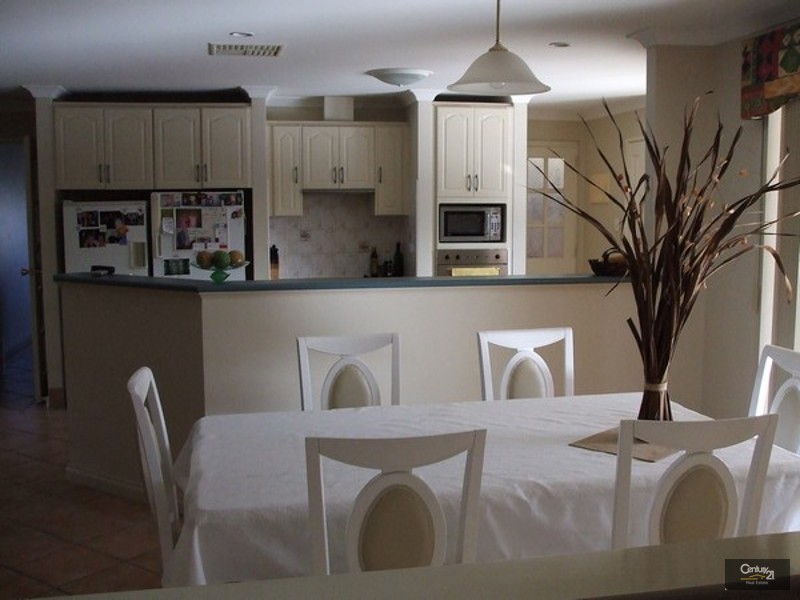 21 Buckingham Way, Collie WA 6225