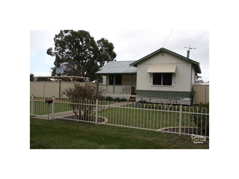 28 Nuytsia Avenue, Carey Park WA 6230