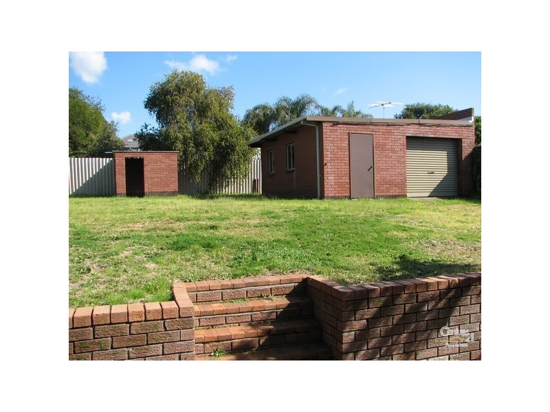 5 Saunders Street, Collie WA 6225